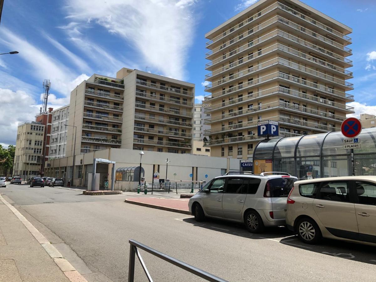 Appartement Hyper Centre Avec Garage Сент Етиен Екстериор снимка